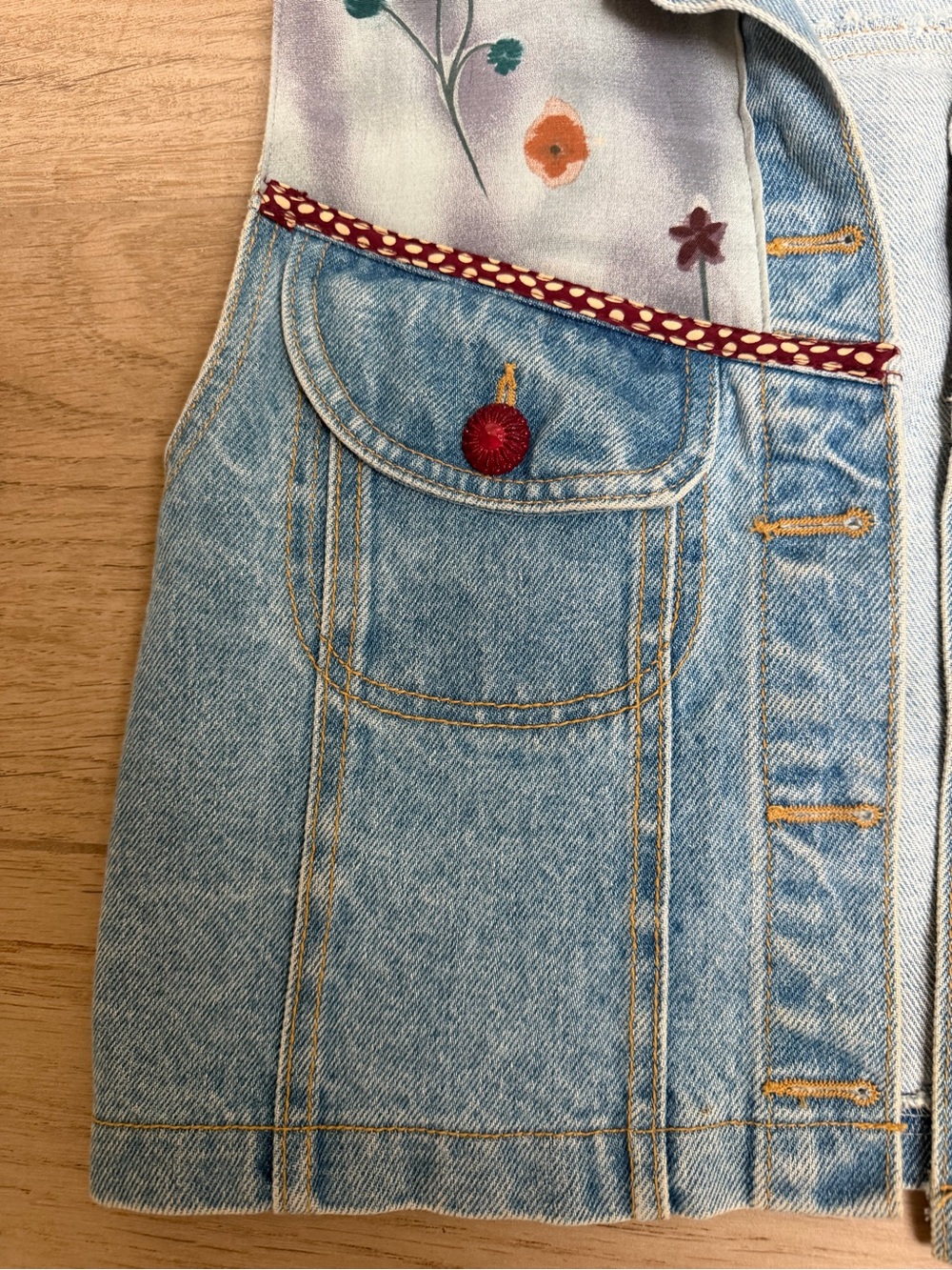 Vintage Women's Light Blue Denim Vest with Floral Embroidery - Picture 2 of 8